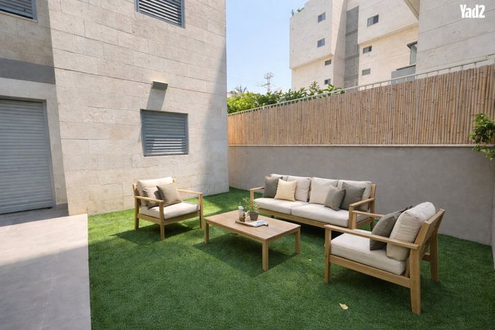 קרן היסוד 13