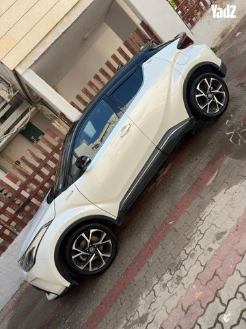 מודעת רכב טויוטה C-HR