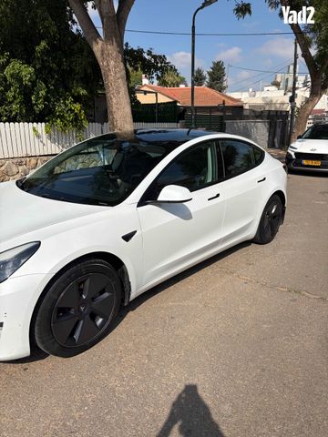 מודעת רכב טסלה מודל 3