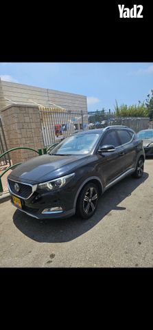 מודעת רכב אם ג'י ZS