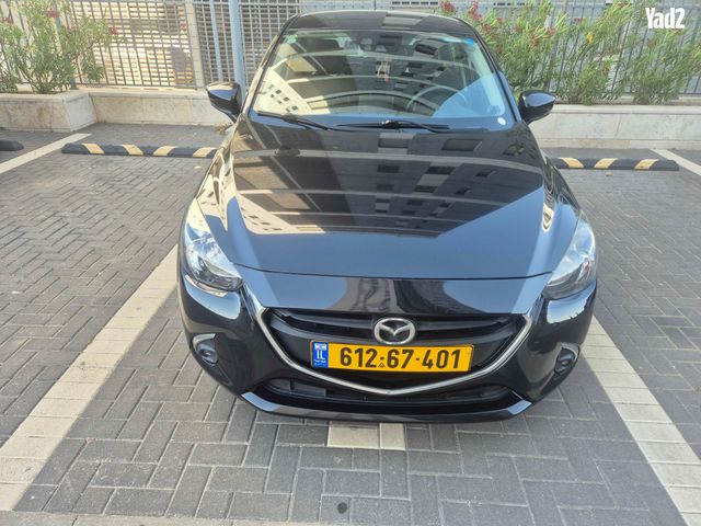 מודעת רכב מאזדה 2