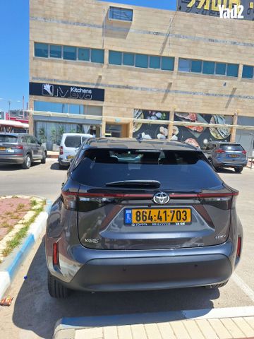 מודעת רכב טויוטה יאריס קרוס