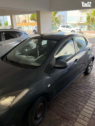 מודעת רכב מאזדה 2