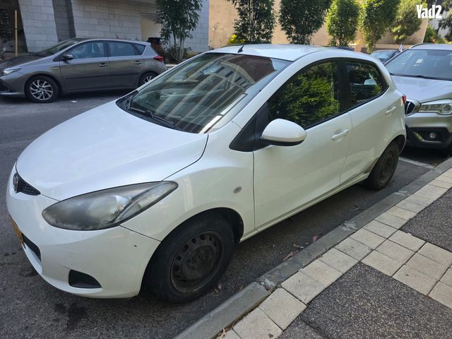 מודעת רכב מאזדה 2