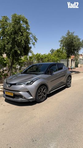 מודעת רכב טויוטה C-HR
