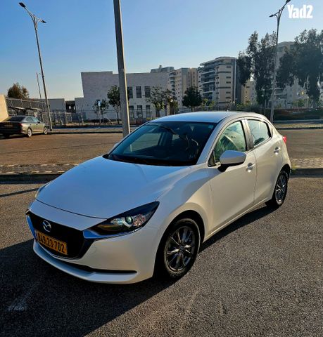 מודעת רכב מאזדה 2