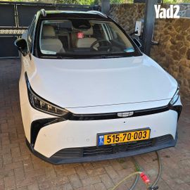 מודעת רכב ג׳ילי Geometry C