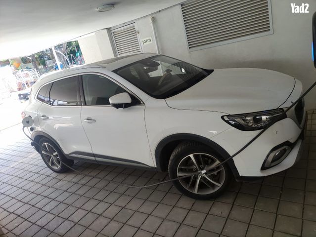 מודעת רכב אם ג'י EHS PHEV