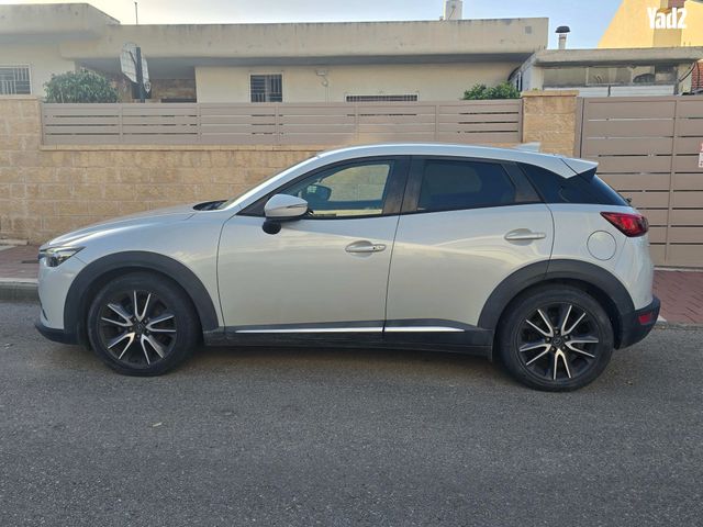 מודעת רכב מאזדה CX-3