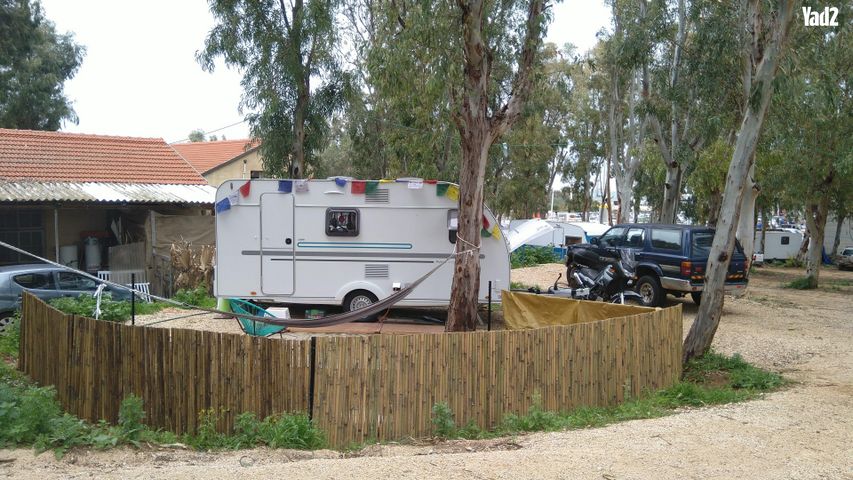 מודעת רכב נגרר (קראוון נגרר)