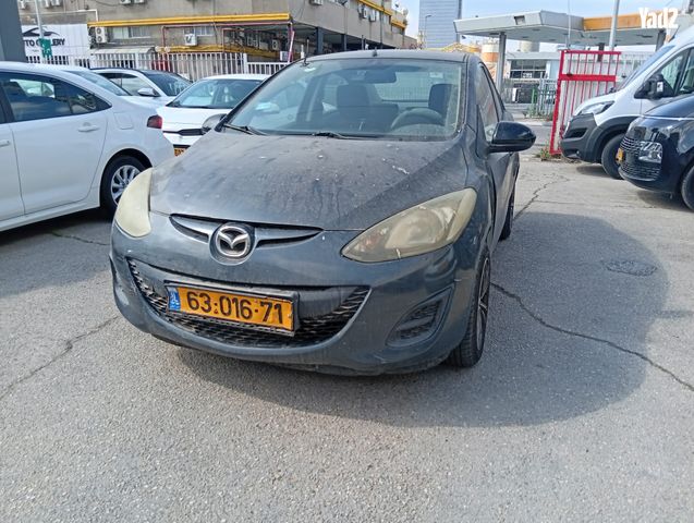 מודעת רכב מאזדה 2
