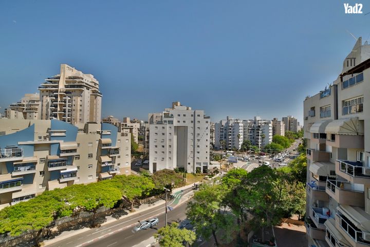 לווייתן 4