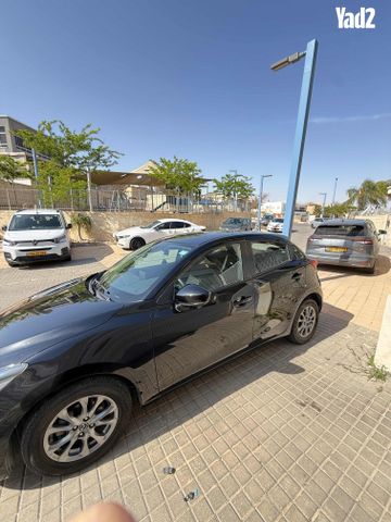 מודעת רכב מאזדה 2