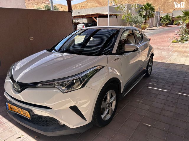 מודעת רכב טויוטה C-HR