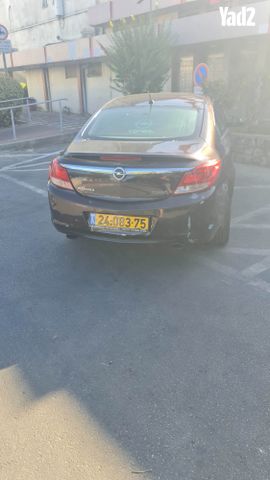 מודעת רכב אופל אינסיגניה