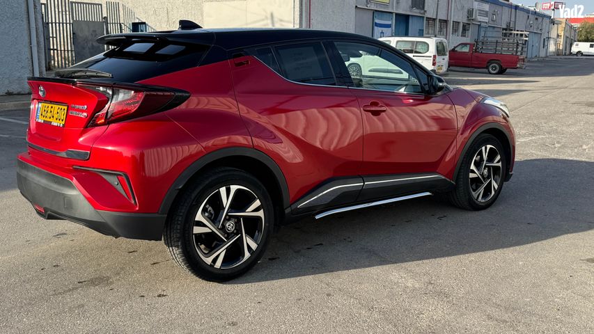 מודעת רכב טויוטה C-HR