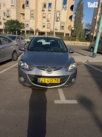 מודעת רכב מאזדה 2