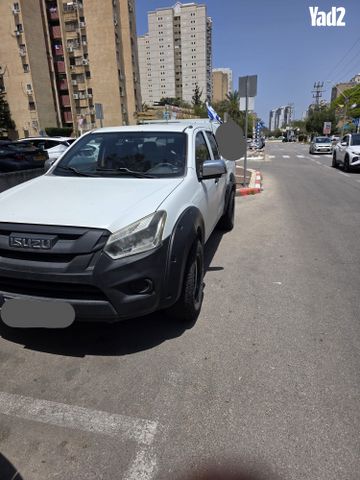 מודעת רכב איסוזו די-מקס