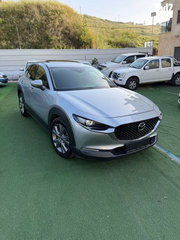 מודעת רכב מאזדה CX-30