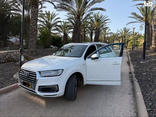 מודעת רכב אאודי Q7