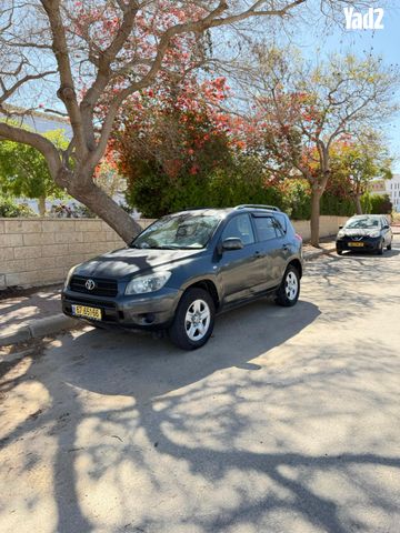 מודעת רכב טויוטה RAV4