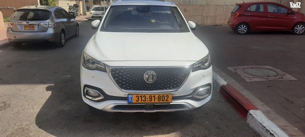 מודעת רכב אם ג'י EHS PHEV