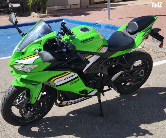 מודעת רכב קאוואסאקי ZX4RR