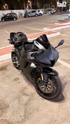 מודעת רכב הונדה CBR600RR