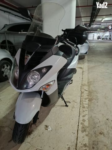 מודעת רכב סאן יאנג JOYRIDE 300