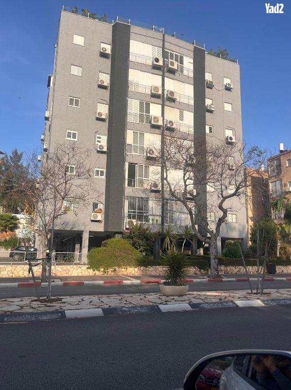 ז'בוטינסקי 66