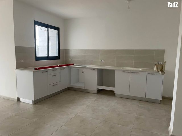 נוריות 1