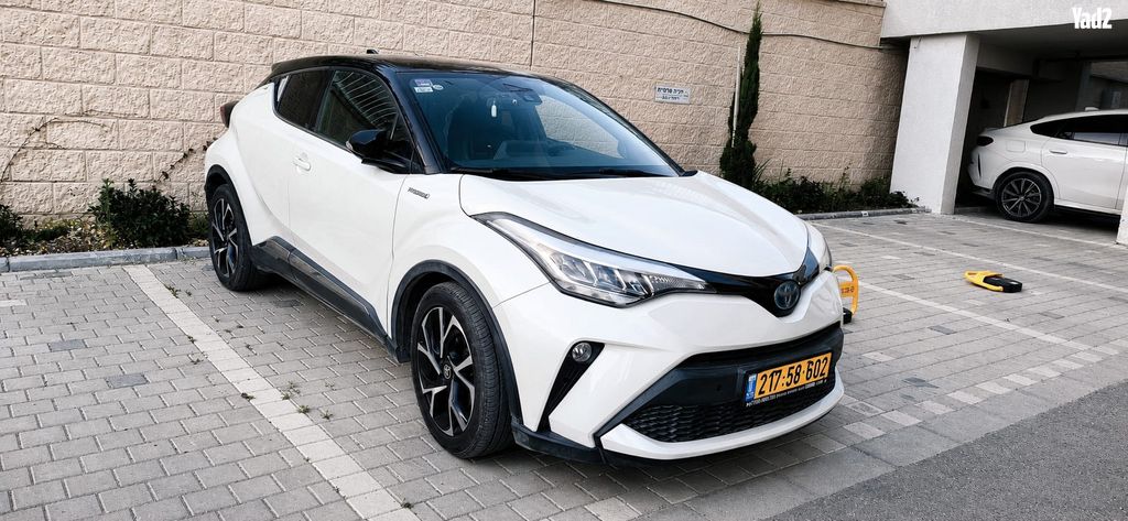 מודעת רכב טויוטה C-HR