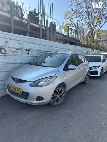 מודעת רכב מאזדה 2