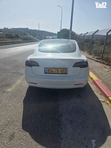 מודעת רכב טסלה מודל 3