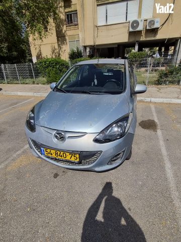 מודעת רכב מאזדה 2