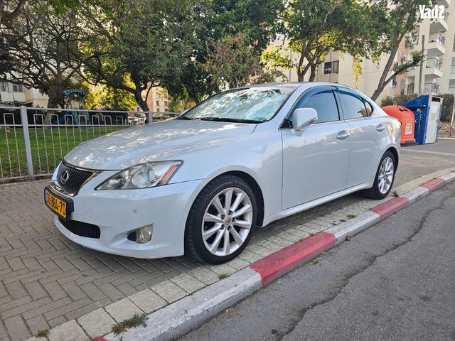מודעת רכב לקסוס IS