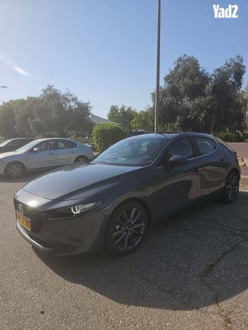 מודעת רכב מאזדה 3