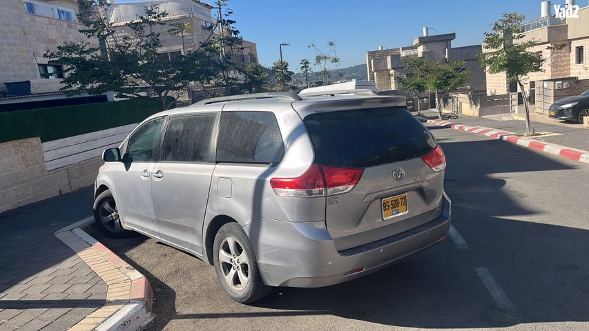 מודעת רכב טויוטה סיינה