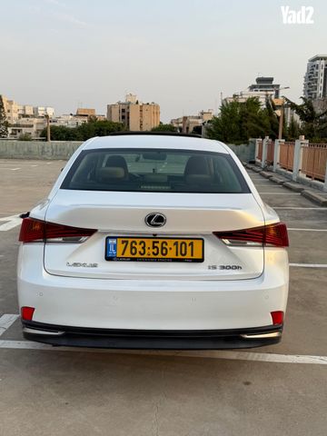 מודעת רכב לקסוס IS