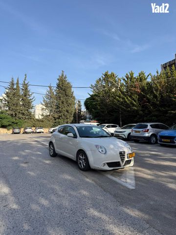 מודעת רכב אלפא רומיאו מיטו