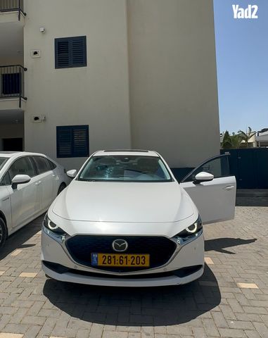מודעת רכב מאזדה 3