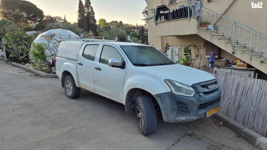 מודעת רכב איסוזו די-מקס