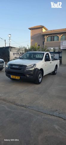 מודעת רכב איסוזו די-מקס