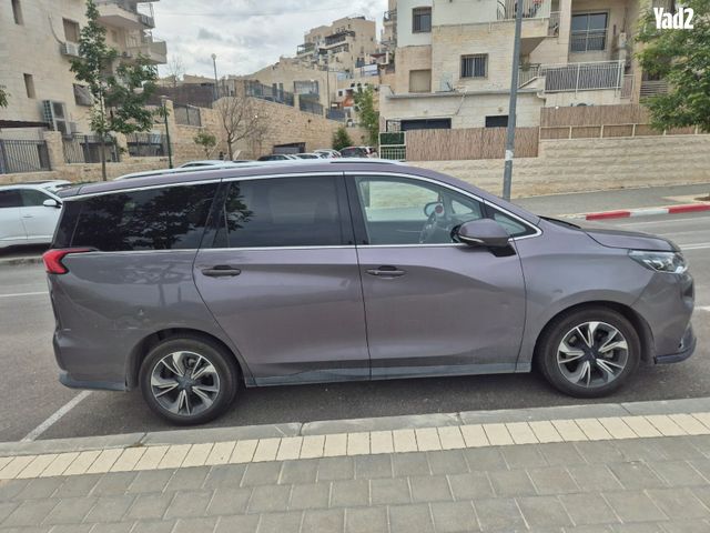מודעת רכב מקסוס איוניק 5
