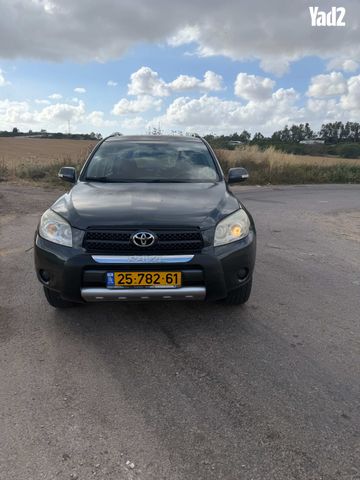 מודעת רכב טויוטה RAV4