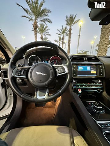 מודעת רכב יגואר F-Pace 2