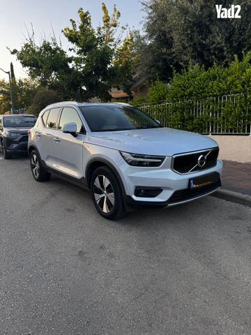 מודעת רכב וולוו XC40
