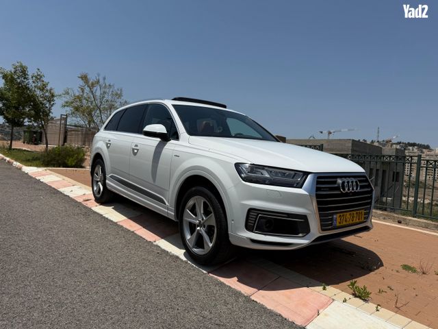 מודעת רכב אאודי Q7