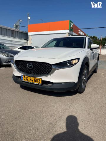 מודעת רכב מאזדה CX-30