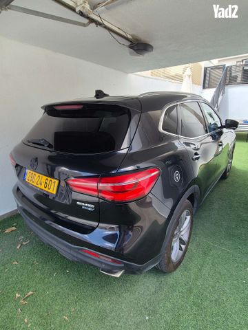 מודעת רכב אם ג'י EHS PHEV